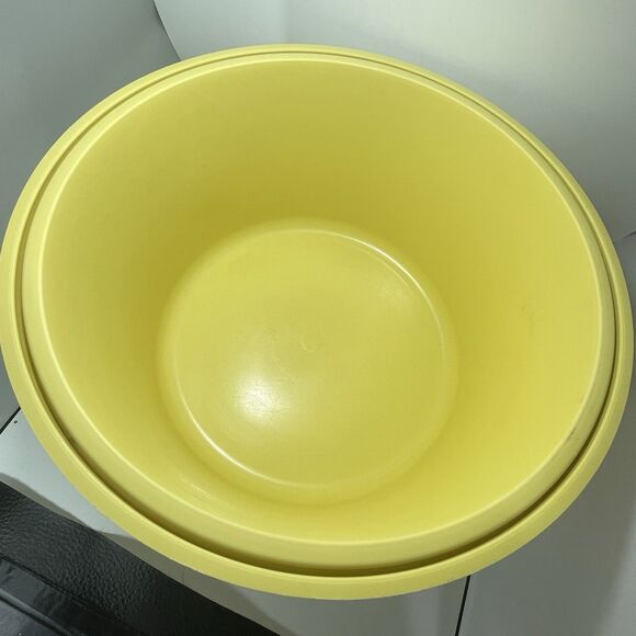 Vintage Harvest Gold Tupperware Cake Carrier With Handle Made In USA - Picture 11 of 11